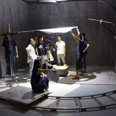 �Ϸ�����Ƭ�Ĕz