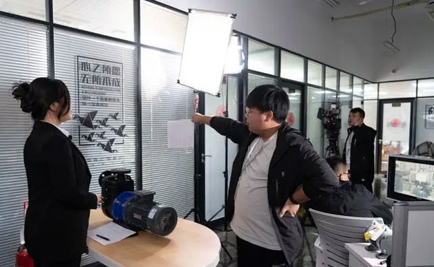 �Ϸ����S��(d��ng)������